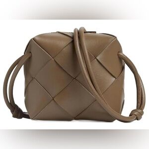 Bottega Veneta cassette mini leather crossbody bag in Taupe Grey